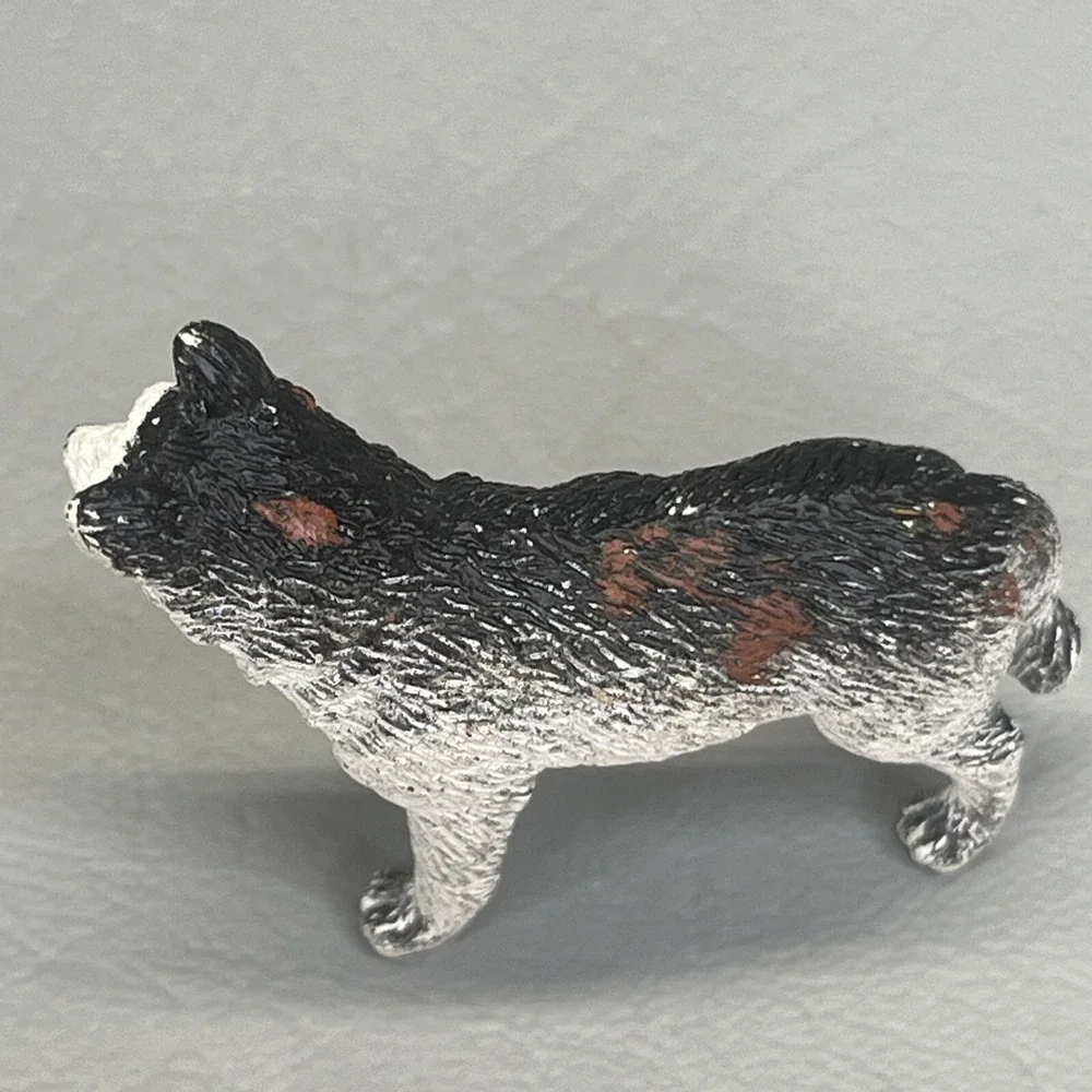 Safari Ltd Husky Puppy Dog Pet Animal Figurine 2